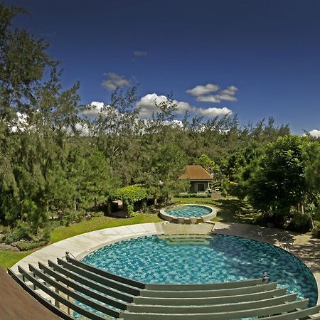 Crosswinds Resort Suites Tagaytay City Extérieur photo