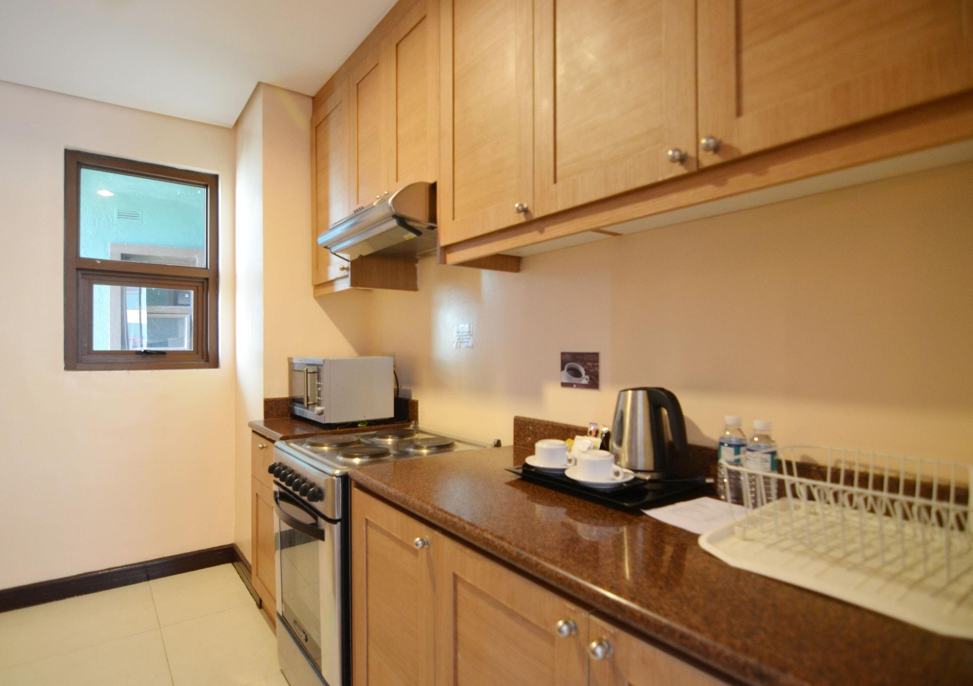 Crosswinds Resort Suites Tagaytay City Extérieur photo