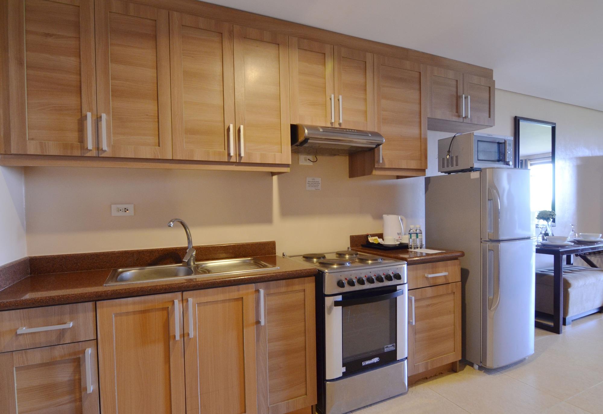 Crosswinds Resort Suites Tagaytay City Extérieur photo