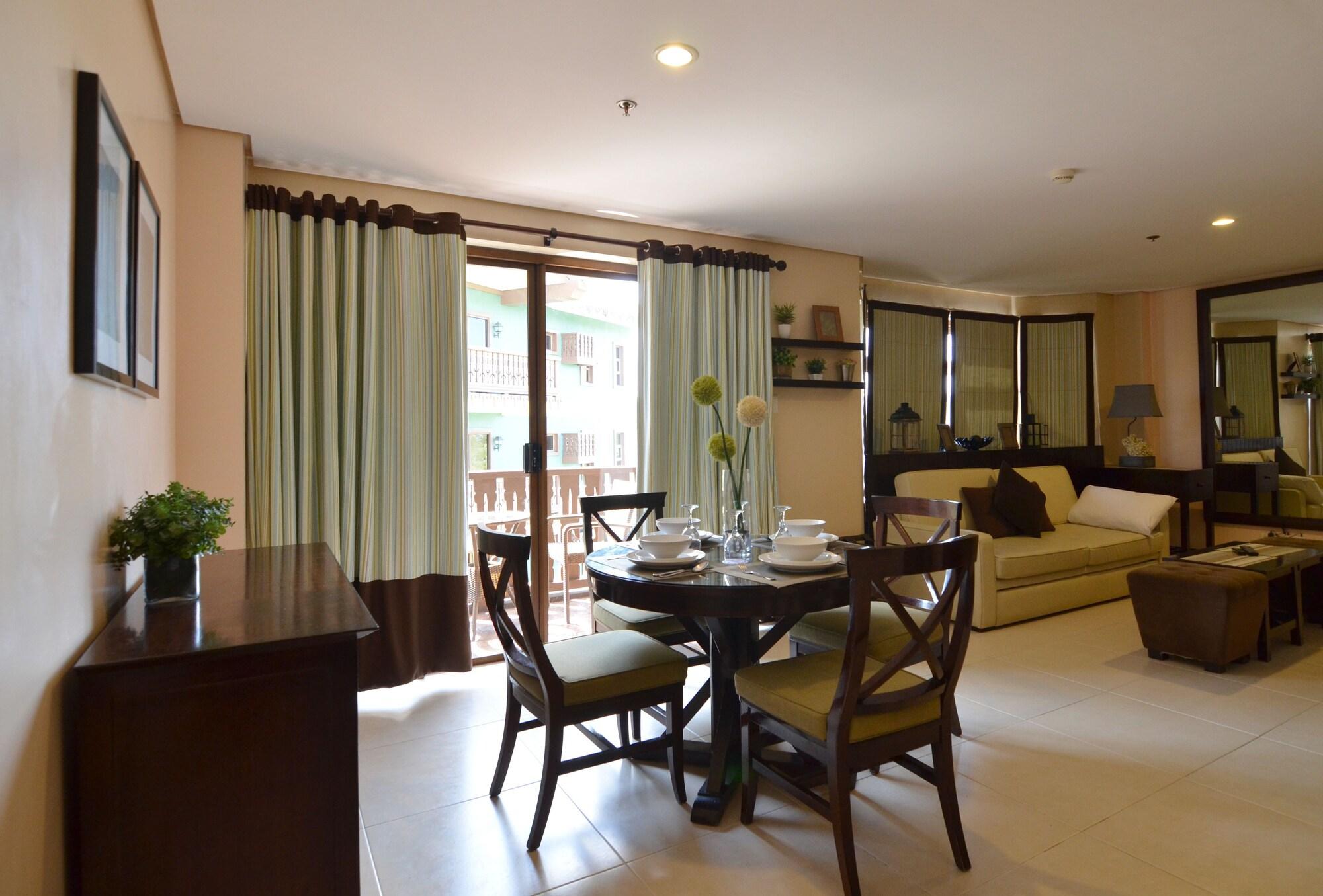 Crosswinds Resort Suites Tagaytay City Extérieur photo