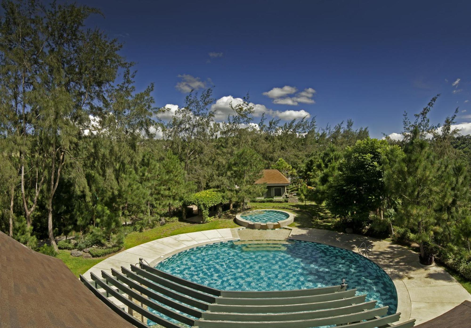 Crosswinds Resort Suites Tagaytay City Extérieur photo