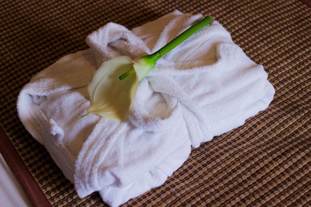 Crosswinds Resort Suites Tagaytay City Extérieur photo